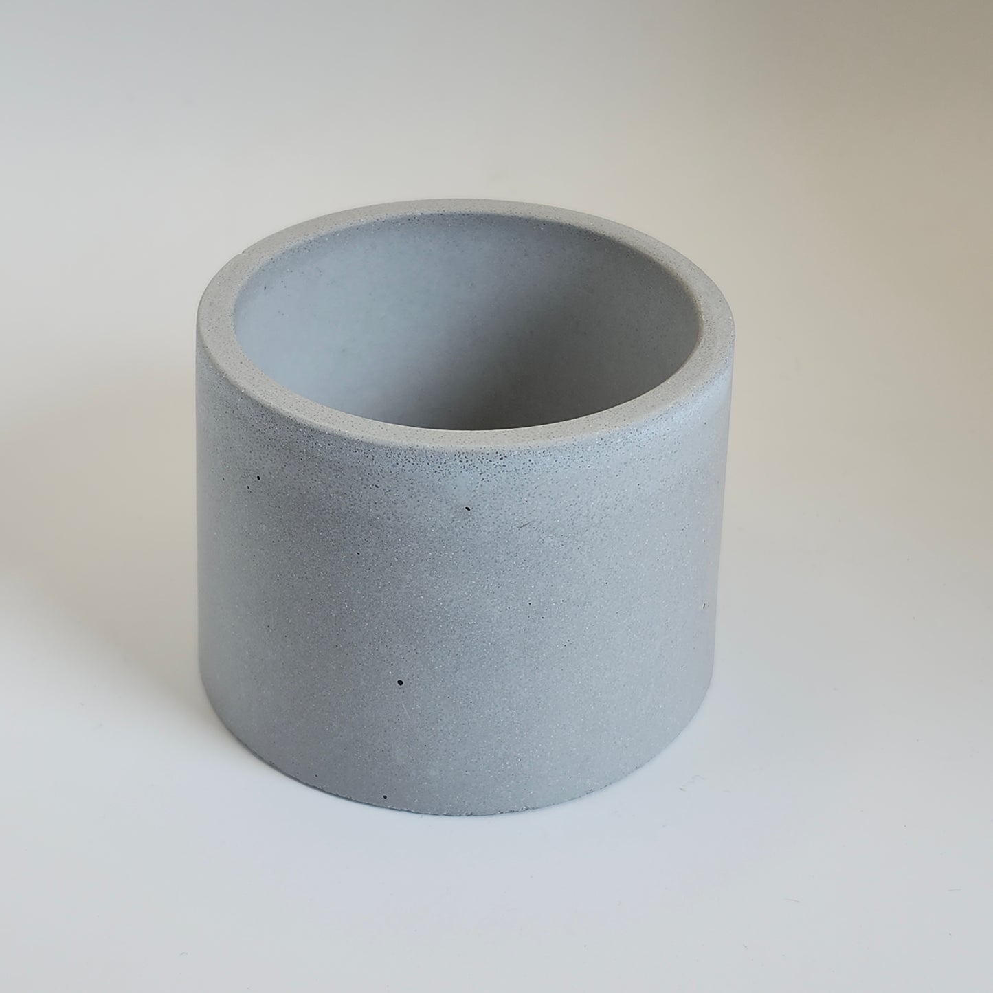 Small Round Pots